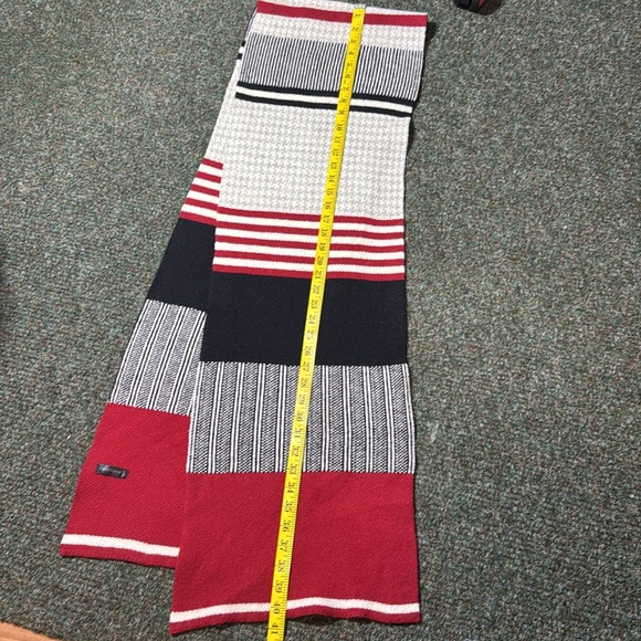 Simons Wool Scarf - Picture 4 of 5